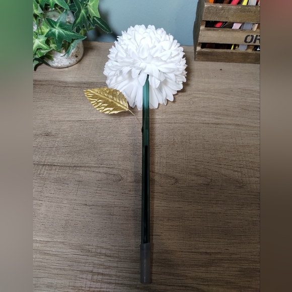 Pen Decor - Picture 3 of 3